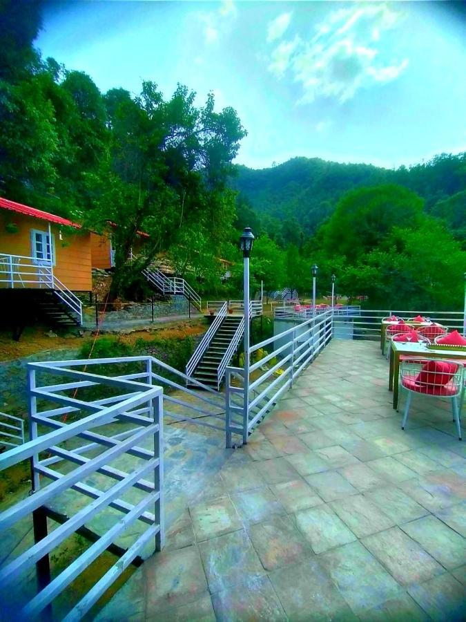 Aamod At Shoghi Luxury Cottage Resort Shimla Zewnętrze zdjęcie